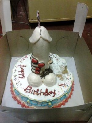 || Aniversário || GiK || Penis-cake